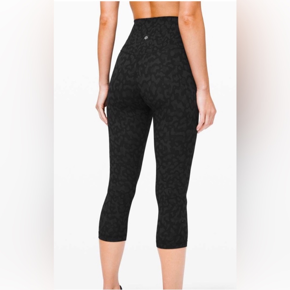 Lululemon Align High-Rise 21”Crop in Camo Deep Coal Multi , Nulu fabric